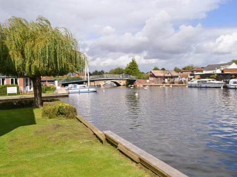 Spectacular river views | Puffin Cottage, Wroxham