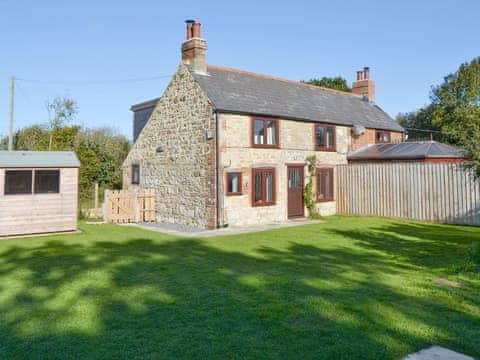 Beautiful 16th-century cottage | Southview, Porchfield, near Newport