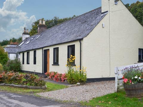 Lovely single story holiday cottage | Kinnettas Cottage, Strathpeffer