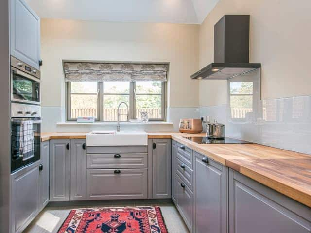 Fully-appointed fitted kitchen | Cowslip Cottage - Swardeston Cottages, Swardeston, near Mulbarton