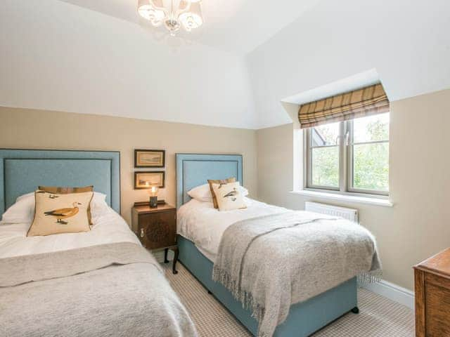 Good-sized twin bedroom | Cowslip Cottage - Swardeston Cottages, Swardeston, near Mulbarton