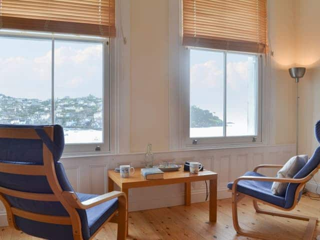 Relax in the open plan living room | Tides Reach, Fowey