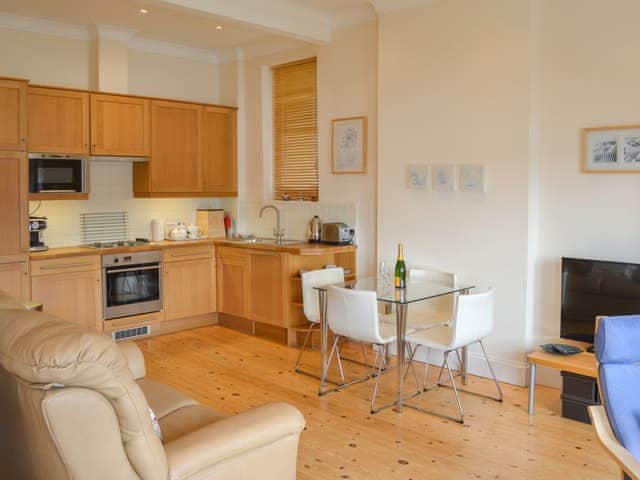 Comfortable and welcoming open plan living area | Tides Reach, Fowey