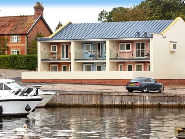 Beautiful contemporary apartment overlooking a private marina | Bewick Swan, Crested Grebe, Greylag Goose - The Riverviews, Wroxham, near Norwich