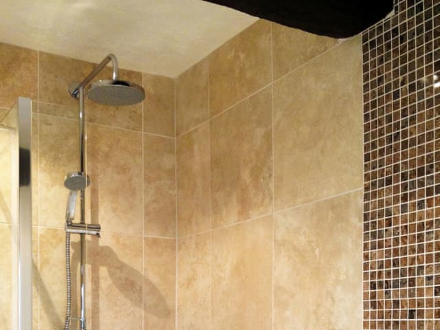 Lovely bathroom | Staveley House Apartment - Staveley House & Staveley House Apartment, Staveley