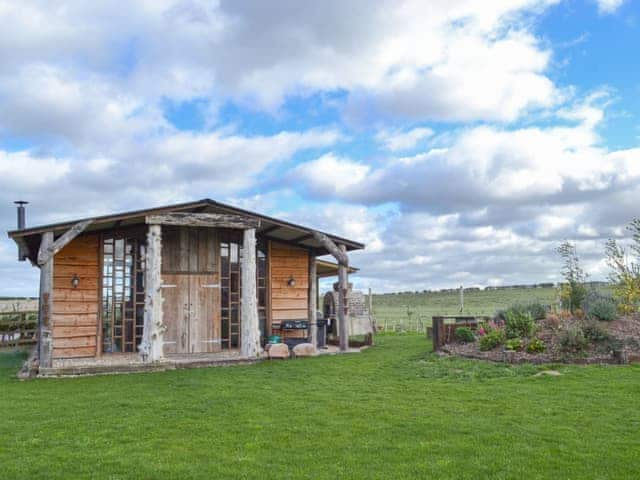 The Lambing Shed is an open plan sitting/dining/leisure space shared by all three properties | The Swaledale, The Lincoln Longwool, The Blue Texel - West Hale Shepherd&rsquo;s Huts, Burton Fleming, near Filey