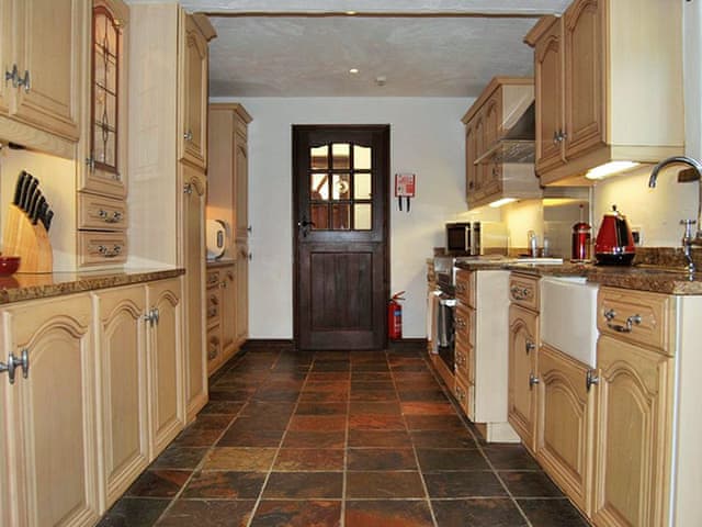 Well-appointed fitted kitchen | Staveley House - Staveley House & Staveley House Apartment, Staveley