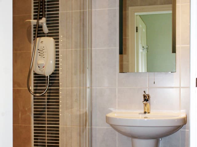 En-suite to master bedroom | Staveley House - Staveley House & Staveley House Apartment, Staveley