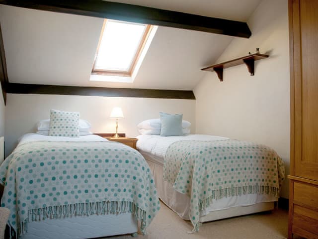 Good sized twin bedroom | Staveley House - Staveley House & Staveley House Apartment, Staveley
