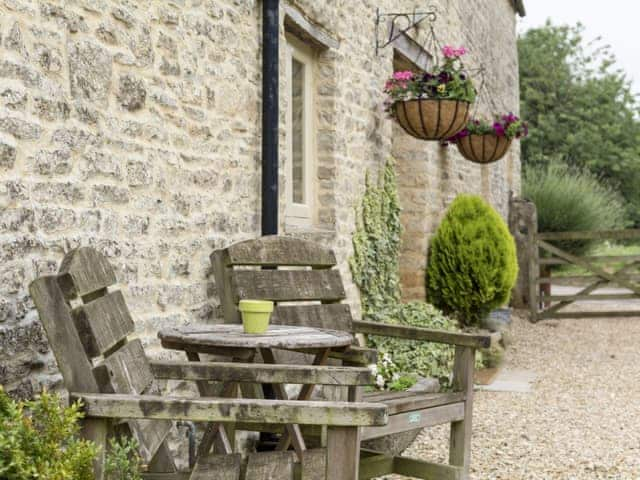 Sitting out area | Flowers Barn, Middle Duntisbourne, near Cirencester