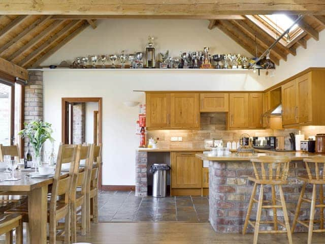 Characterful kitchen and dining room | Barley Edge - Brockholme Barns, Hornsea