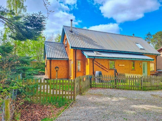 Award-winning timber clad property near Aviemore in the heart of the Cairngorms National Park | Baltinna East - Baltinna, Newtonmore, near Aviemore
