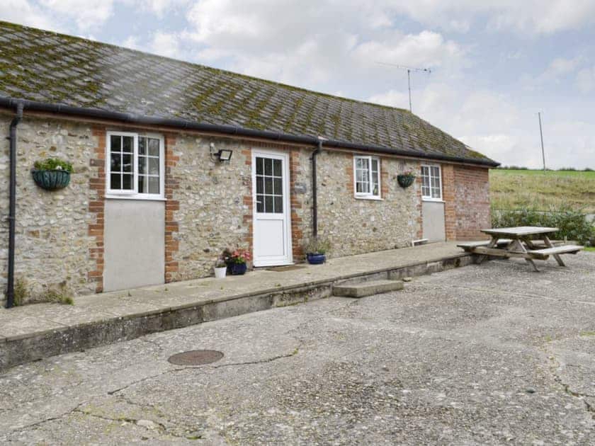 Attractive single storey barn conversion | Foxglove Cottage - Dairy Farm Cottages, Wootton Fitzpaine, near Charmouth