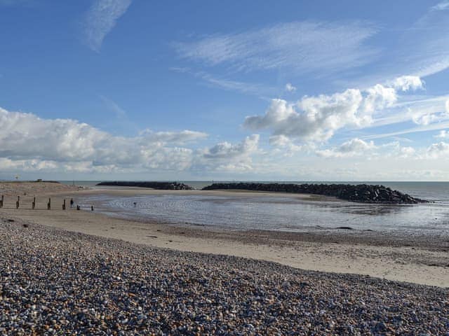 Charming beach and coastline at Middleton_on_Sea