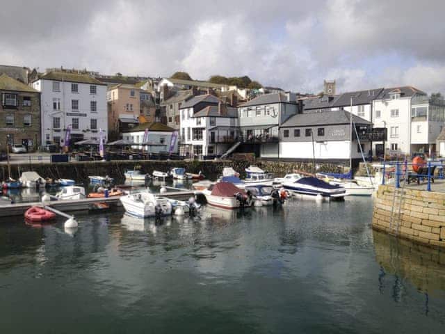 Surrounding area | Roland Cottage, Falmouth