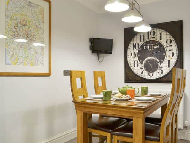 Breakfast area in the spacious kitchen | Chartfield, Windermere