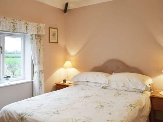 Double bedroom | Ash Cottage, Oscroft, near Chester