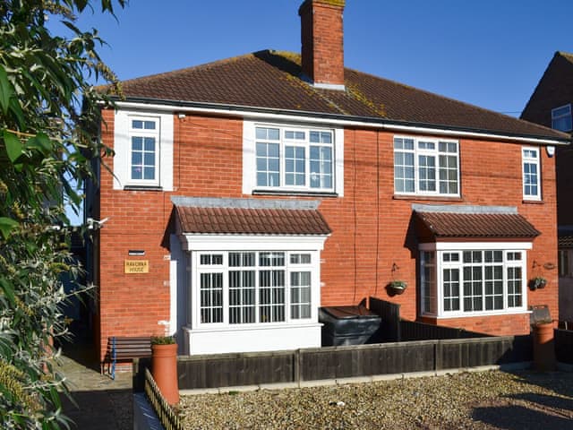 Charming detached holiday home | Ravenna, Anderby Creek, near Skegness
