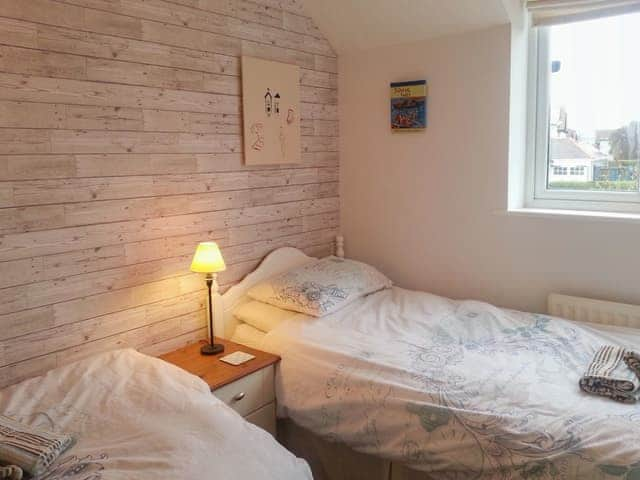 Twin bedroom | Spinney, Seahouses