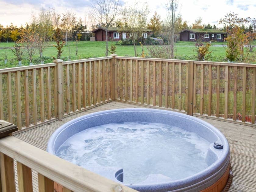 Hot tub | Teal Lodge - Mackinder Farms, Brayton, Selby