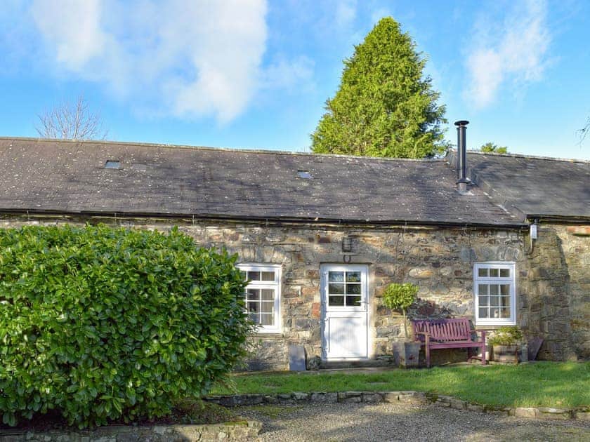 Attractive holiday property | Stable Cottage - Ivy Court Cottages, Llys-y-Fran
