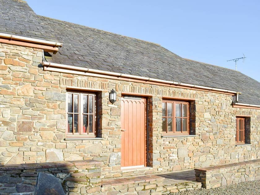 Lovely stone-built holiday home | Beudy Bach - Ffynnonmeredydd Cottages, Mydroilyn, near Aberaeron