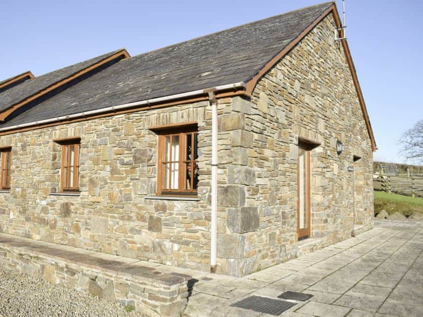 Charming stone-built holiday home | Gwel-Y-Llyn - Ffynnonmeredydd Cottages, Mydroilyn, near Aberaeron