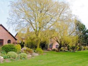 Attractive holiday home | Ash Cottage - Ashtree Court, Addlethorpe