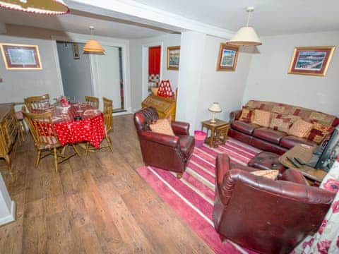 Spacious living/ dining room | The Bittern - Blakeney Quayside Cottages, Blakeney, near Holt