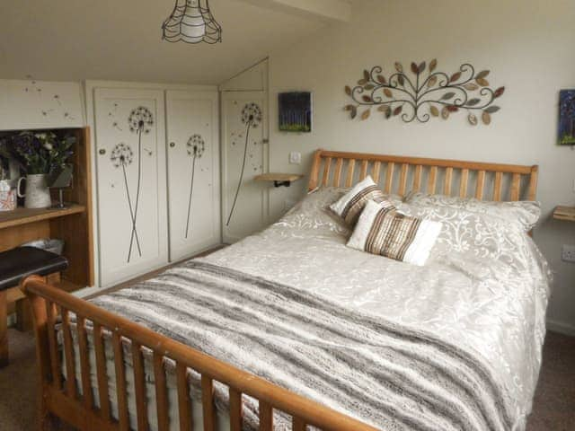 Relaxing double bedroom | Birkenhead Cottage, Hebden Bridge Birkenhead Cottage