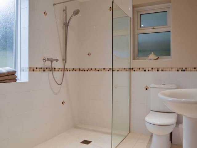 Shower room | Kia Rosa, Ryde