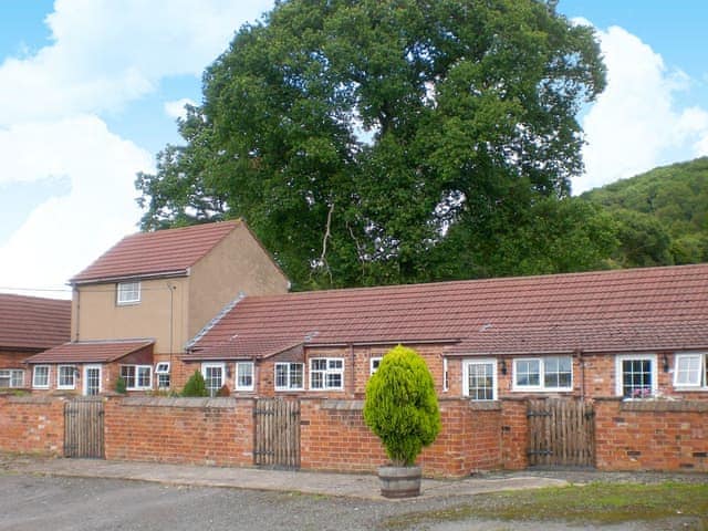 Delightful holiday home (UKC1770 on the left, UKC1769 second from the left) | Dabinett, Yarlington Mill - The Old Kennels Holidays, Ledbury