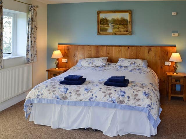 Cosy and romantic bedroom comfigured as a double bedroom | Barleycorn, Holnest, near Sherborne