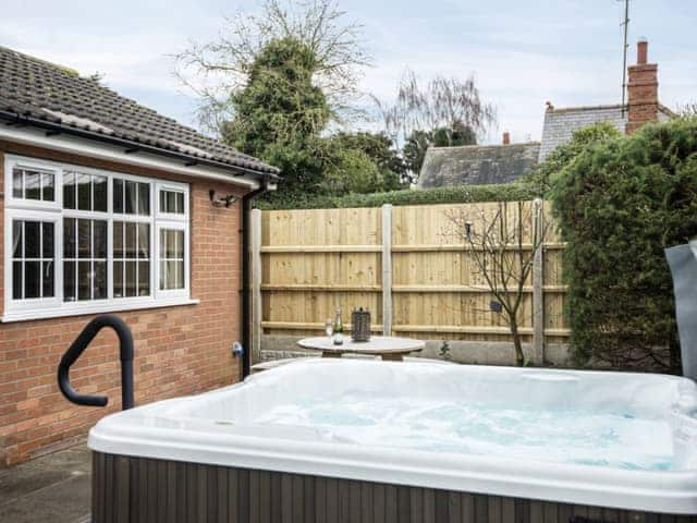 Inviting, private hot tub | Bailey&rsquo;s Retreat, Bardney, near Lincoln