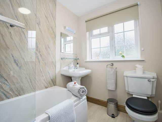 Well presented bathroom | Bailey&rsquo;s Retreat, Bardney, near Lincoln