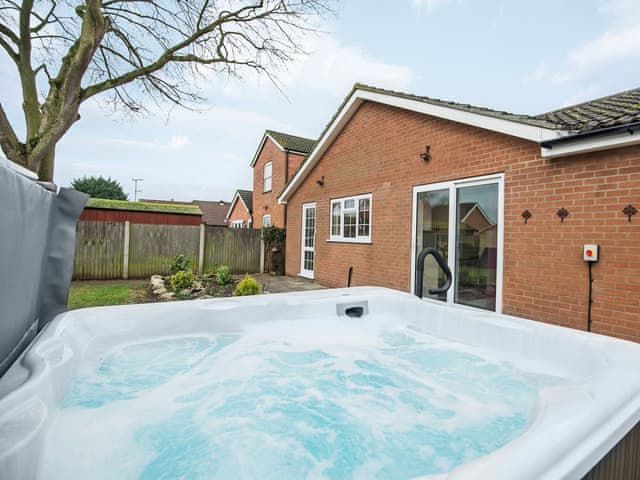 Inviting, private hot tub | Bailey’s Retreat, Bardney, near Lincoln