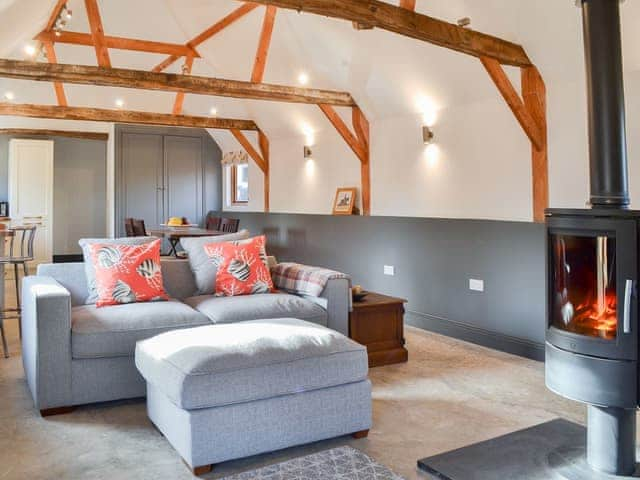 Lovely barn conversion | Chiddock Cottage - Midgham Long Copse, Midgham, near Fordingbridge