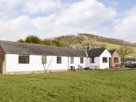 Grove Sprightly Barn, sleeps 12 in Craven Arms.