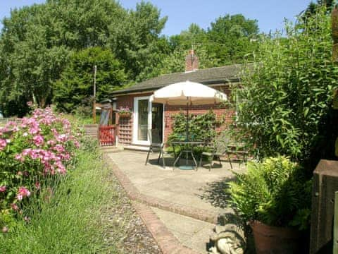 Lovely cottage within beautiful garden | Covert Cottage, Diss