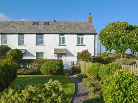 Delightful holiday home | Pendragon Cottage, Tregatta, near Tintagel