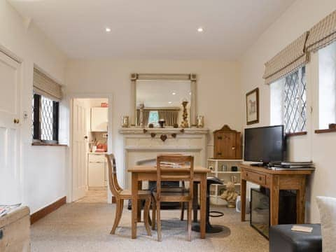 Attractive dining area  | Highmoor Park Cottage, Highmoor, near Henley-on-Thames