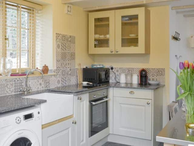 Well-equipped kitchen | The Old Sawmill @ Sunnyside, Trevelmond, near Liskeard