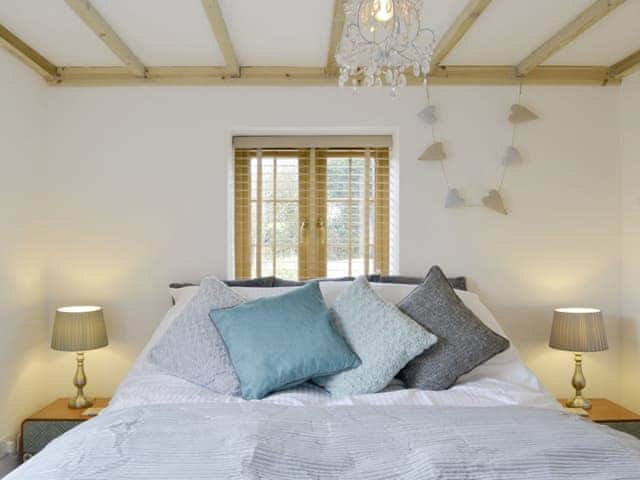 Peaceful double bedroom | The Old Sawmill @ Sunnyside, Trevelmond, near Liskeard