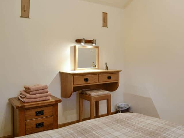 Dressing area within the twin bedroom | Little Meadow - West House Farm, Dearham, near Maryport