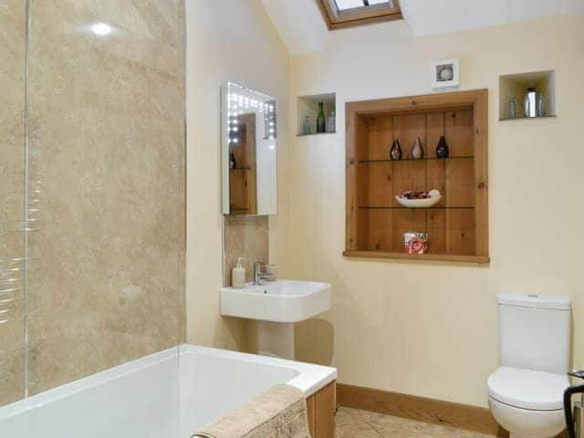 Family bathroom | Little Meadow - West House Farm, Dearham, near Maryport