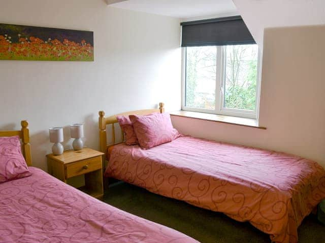 Twin bedroom | Lindisfarne Cottage - Bluebell Farm Cottages, Belford near Bamburgh