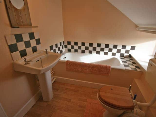 Bathroom | Bluebell Cottage - Bluebell Farm Cottages, Belford near Bamburgh