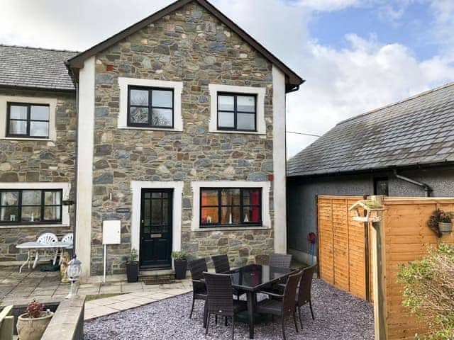 Exterior | Anrhegfan - Penrhiw Pistyll Cottages, New Quay