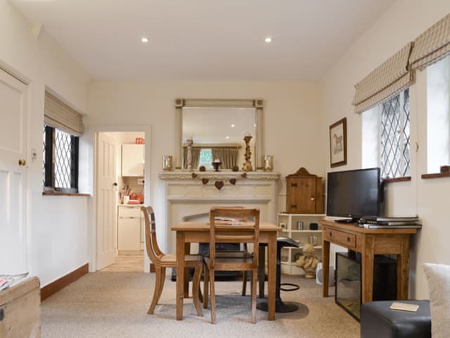 Attractive dining area | Highmoor Park Cottage, Highmoor, near Henley-on-Thames