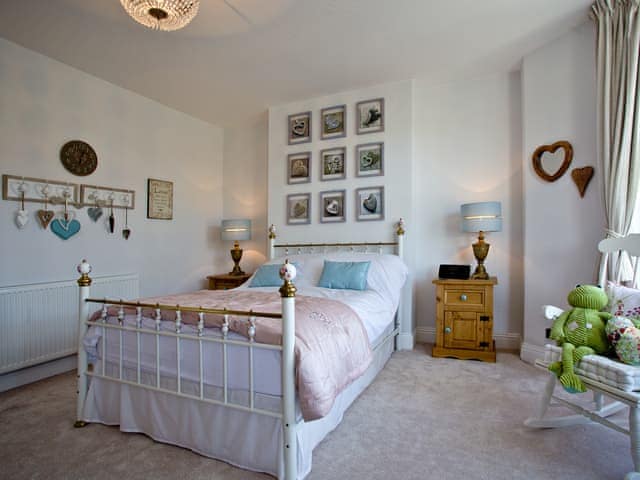 Welcoming double bedroom | Kerensa, Looe